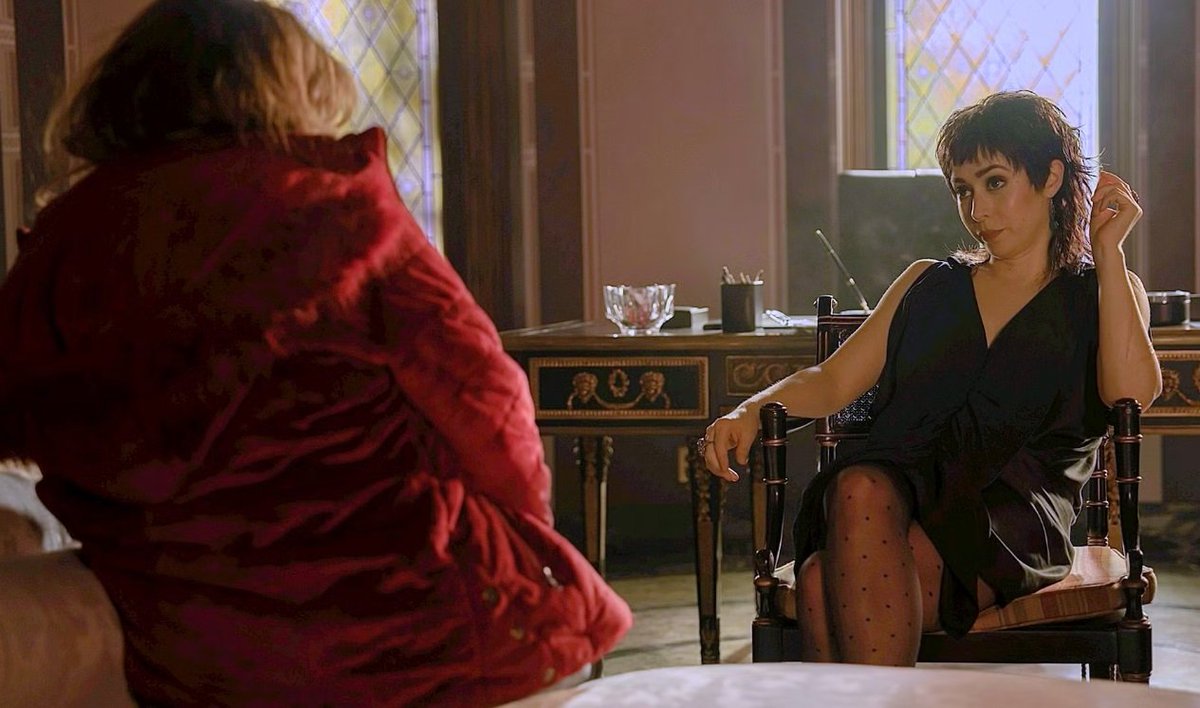 willwhocast's tweet image. Até o ep 6, os acontecimentos de #ThePenguin faziam a gente aceitar o Batman não aparecer. Mas depois do ep 7 ficou difícil. Pelo menos uma menção, o batsinal aparecendo, alguma coisa do tipo

Bora ver o que vai acontecer no último episódio. #Pinguim e Sofia com sangue no olho