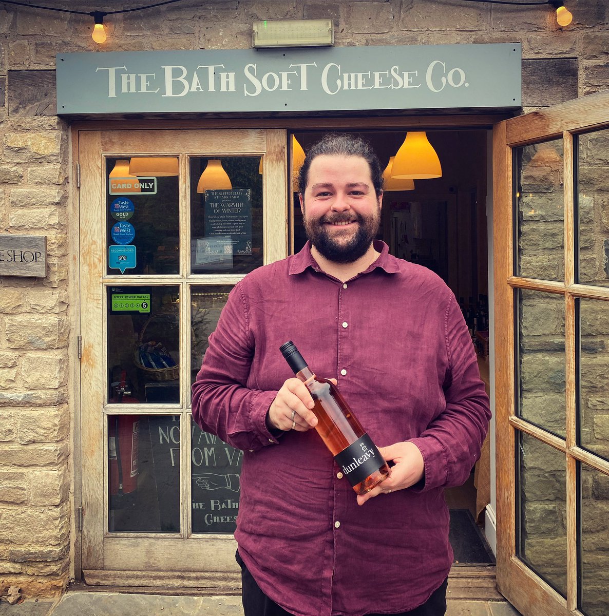 Bath Soft Cheese bound today - lots of wine delivered ready for their Christmas online hampers! 

Amazing café here and lots of lovely walks and footpaths to and from the farm :-)

<a href="/BathSoftCheese/">Bath Soft Cheese</a> 

#wine #englishwine #rosé #bristol #bath #southgloucestershire #keynsham