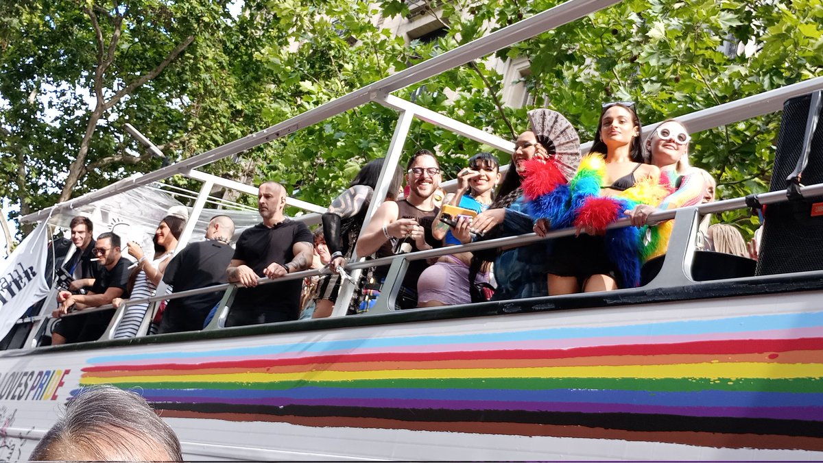 vBarby58's tweet photo. #MarchaDelOrgullo2024 🏳️‍🌈🎆🎉 https://t.co/KJVjwT3Zyx