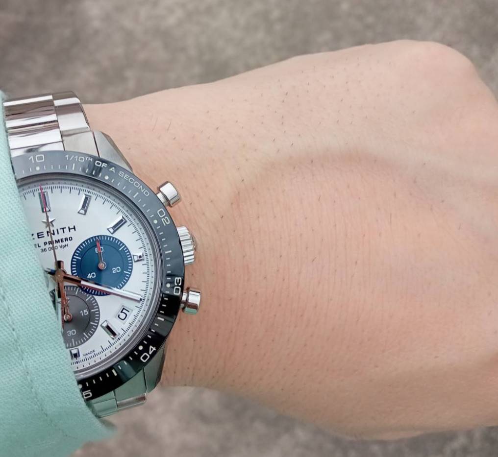 おはようございます😊旅行明け体キツくてキツくて(¯―¯٥)１週間頑張りましょう😂＃ZENITH ＃クロノマスタースポーツ