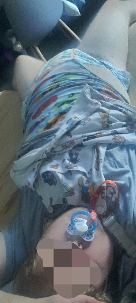 LittleShadow980's tweet photo. I got the day off work and decided to relax to the fullest.
#abdl #littlespacesafeplace https://t.co/jSQ0edJrIg