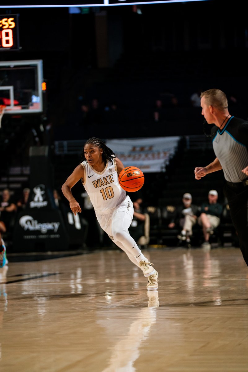 WakeWBB's tweet photo. Into double figures 💪

◾️ @TamiaJones_ 
◾️ @cowles_malaya https://t.co/1DJJZQbSkf