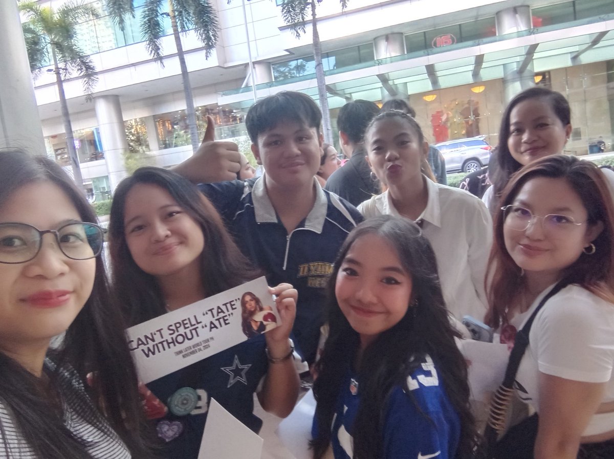 iveedea's tweet image. Went solo to a Tate McRae concert and met some fellow #Tatertots
#TateMcRaeInManila