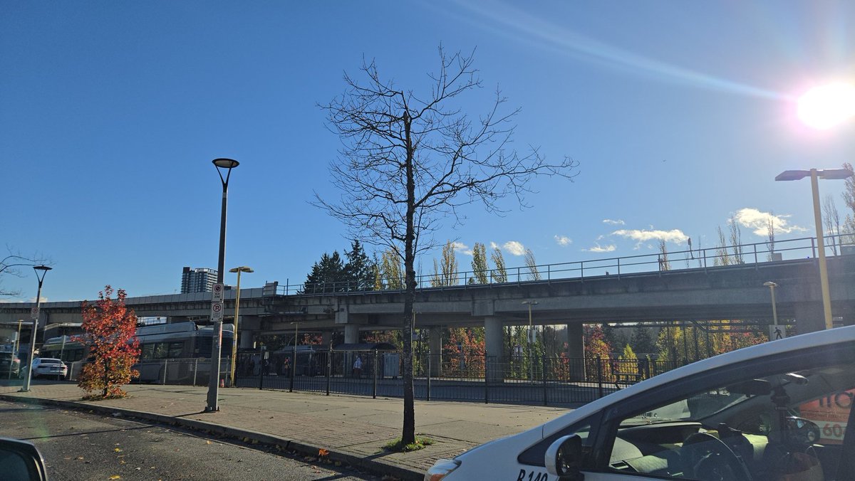 rugsmatts's tweet photo. @TransLink is not allowing @BCTransit riders to use #chilliwack66 bus for rides to the valley and the #carvolth555 bus driver behind me informs me moments before our Pic I took that "66 chilliwack is not allowed to drop off at carvolth. " excuse me @translink that is the rudest. https://t.co/jfVMUCcrdN