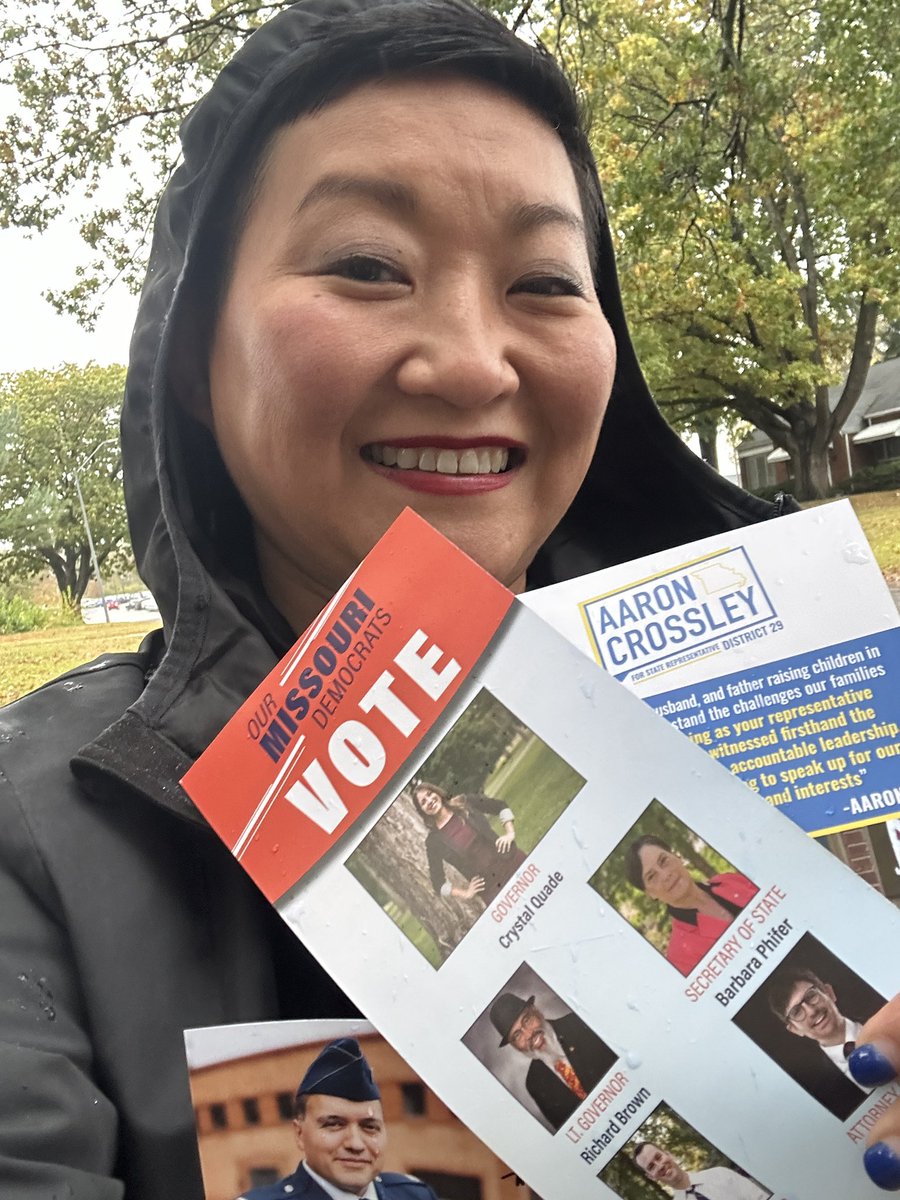 EmilyforKC's tweet photo. Last knock of this election cycle! #LFG

#moleg #pleasegovote https://t.co/g17C5ASIEL