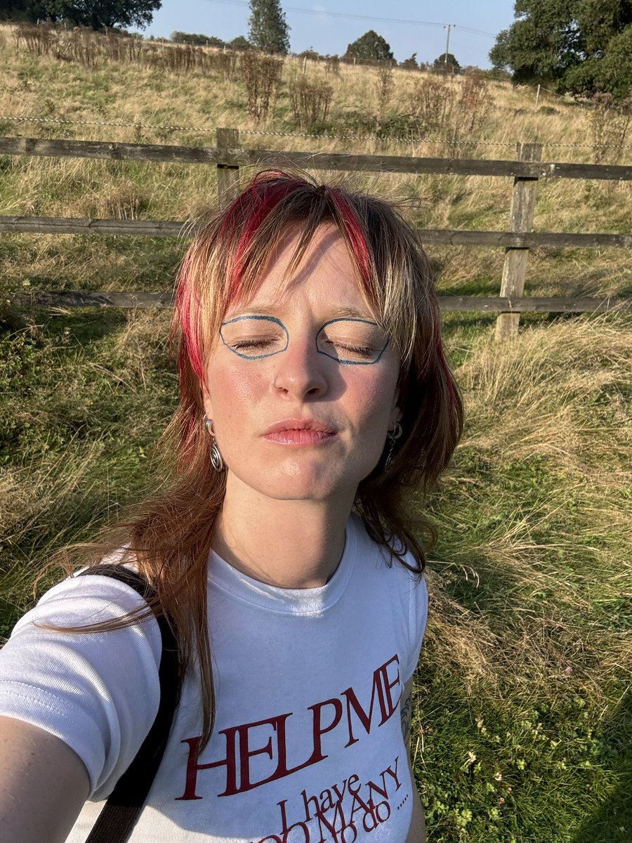 orla gartland tweet media