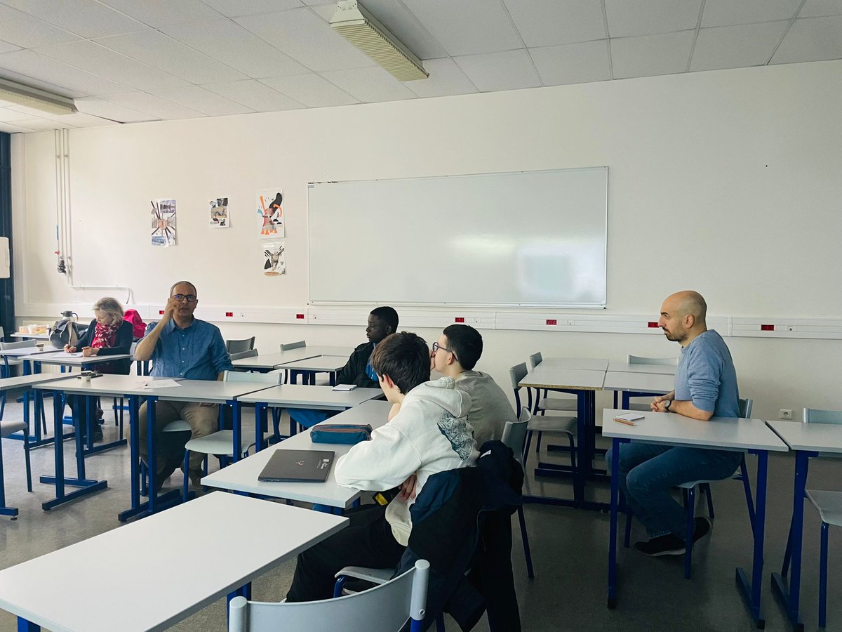 GermePatricia's tweet photo. Fierté partagée par la communauté éducative du @LPOMaryseConde qui avait accueilli le futur #PrixGoncourt2024 dans le cadre d'une atelier d'écriture avec les élèves de 2nde #MTNE engagés dans l'expérimentation #SciencesPo avec HoudaBouali&amp; HassenBenLahoual
Une rencontre forte... https://t.co/HmeIXTzCwt