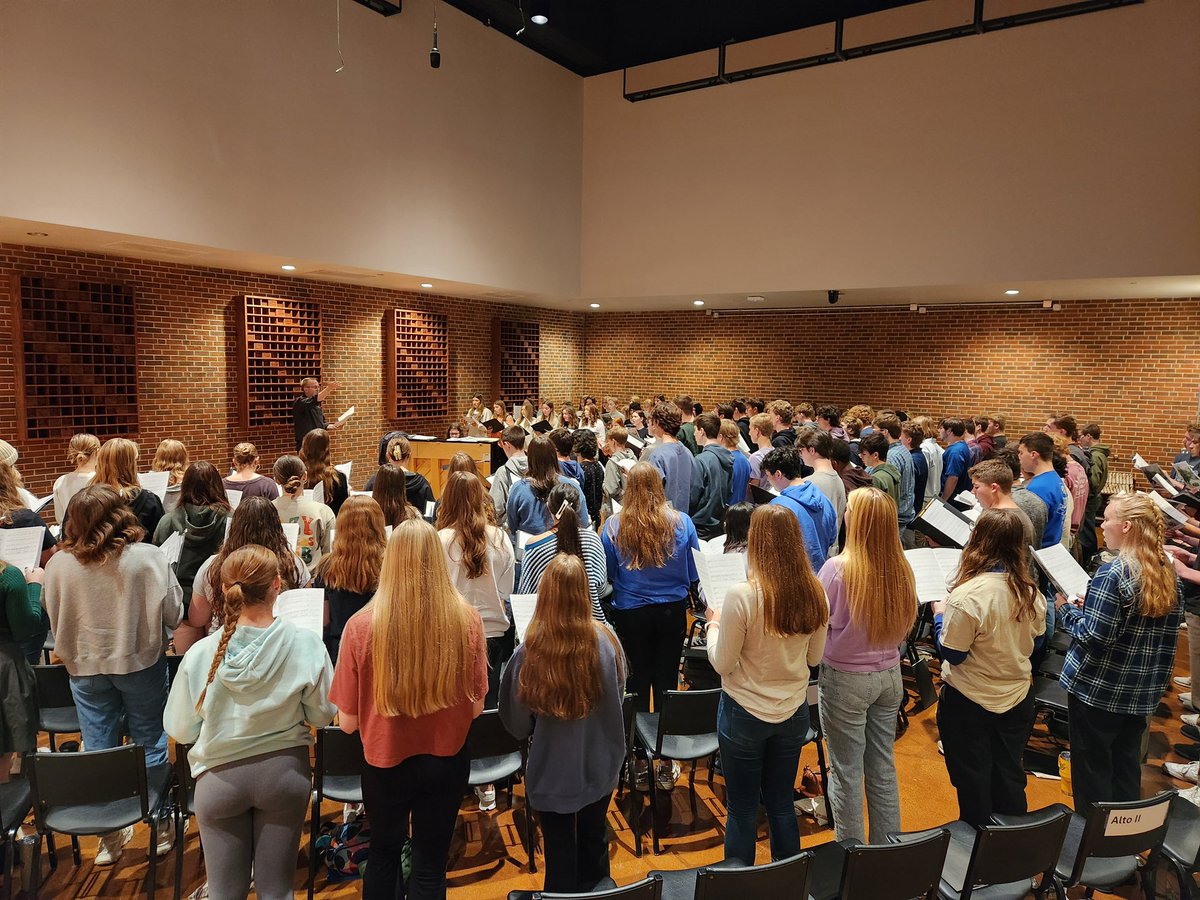 ValleyLutheran's tweet photo. Five of our Valley students had a fun and unique experience with the Concordia Nebraska Honor Choir this past week!

 (1/2) https://t.co/8ABqS7nogY