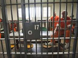 我相信正义会迟到，但不会缺席。储信泽通过伪造法庭文件欺诈法官骗取离婚是典型的联邦重罪，律师查询了过去几十年的加州案例，居然发现没人做过这么愚蠢的事情。多位法律界从业人员都认为这将成为加州家事案司法实践中的经典案例。储信泽不接电话，居无定所，住在车上，但是最终依然无法逃脱刑法的严惩