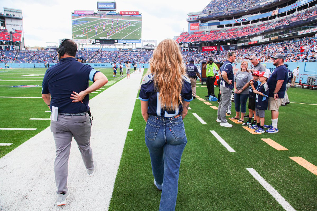 Margo Price (@missmargoprice) on Twitter photo I got all choked up thinking about our country while singing the national anthem at Nissan Stadium this weekend. Thanks to the Tennessee <a href="/Titans/">Tennessee Titans</a> for having me and congrats on the win! I got all choked up thinking about our country while singing the national anthem at Nissan Stadium this weekend. Thanks to the Tennessee <a href="/Titans/">Tennessee Titans</a> for having me and congrats on the win!
