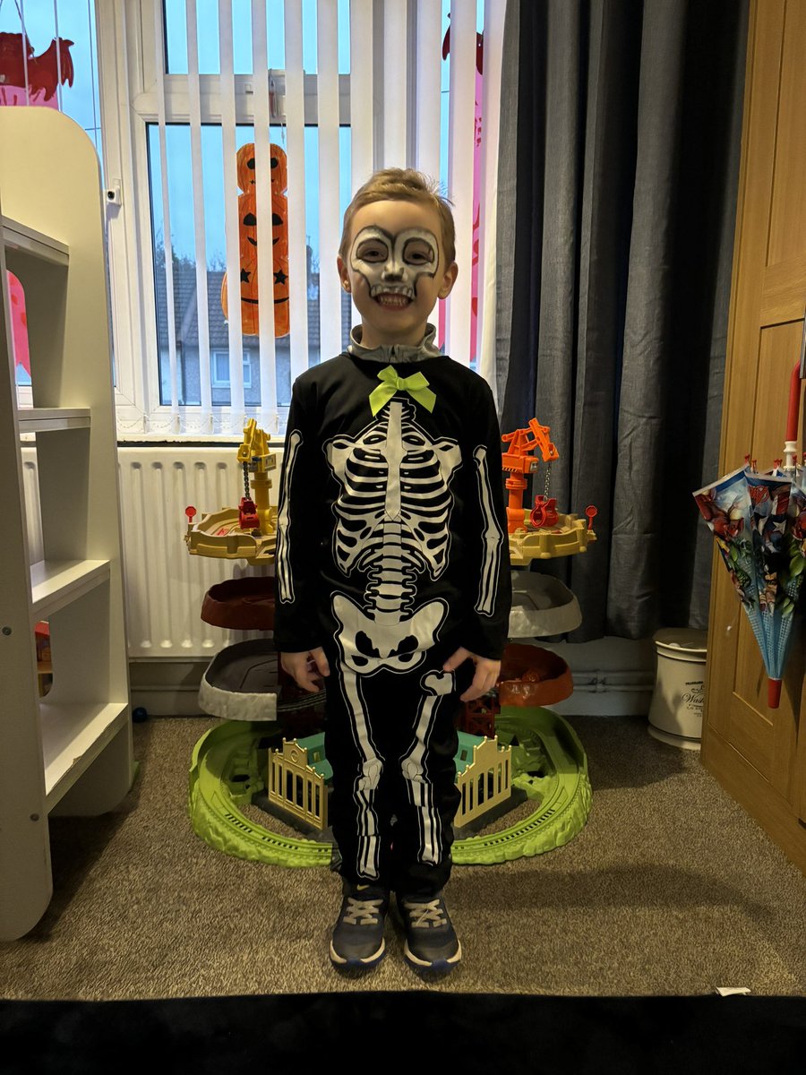 Chloe Barton tweet media