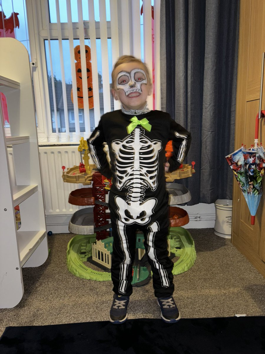 Chloe Barton tweet media