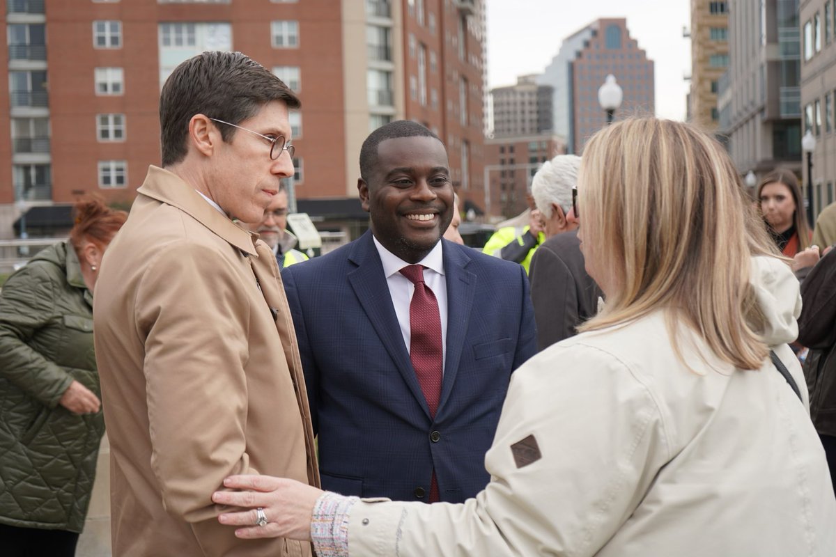 Just broke ground on renovations for the 11th busiest <a href="/Amtrak/">Amtrak</a> station in the US today!🚉

Through a $12.5 million federal <a href="/USDOTFRA/">The FRA</a> grant secured by <a href="/SenJackReed/">Senator Jack Reed</a> and <a href="/SenWhitehouse/">Sheldon Whitehouse</a>, Providence Station will continue connecting and driving economic growth in New England.