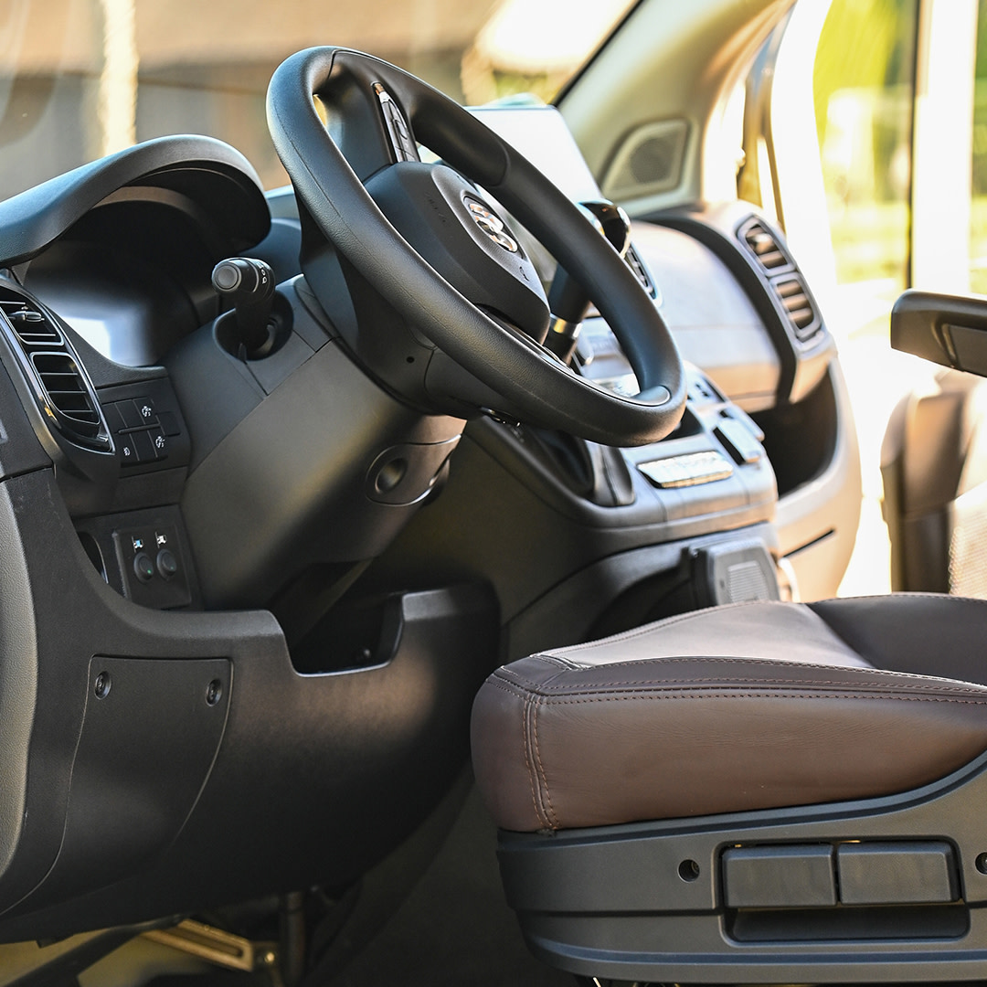 FieldsCJDRIL's tweet image. From #RamTrucks "For our latest #smallbizsat spotlight, we’re highlighting the folks at THEAULT. Specializing in equestrian transport vehicle rentals, THEAULT uses innovative Ram ProMaster® designs to help take their business to the next level." #RamProMaster #SmallBiz