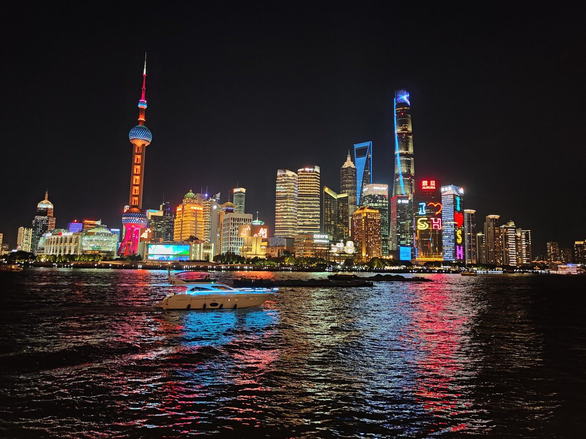 J'espère que vous avez passé une bonne reprise... Pour moi avec le jetlag, la journée a été très lonnnnnggguuueee. Bonne soirée ou nuit à tous!