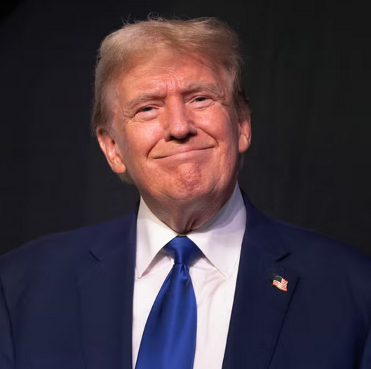LucasMantin's tweet photo. Who will be the next U.S. President?

LIKE❤️for TRUMP!
RETWEET 🔃FOR LUCAS MANTIN! https://t.co/Mn9NFvkSxu