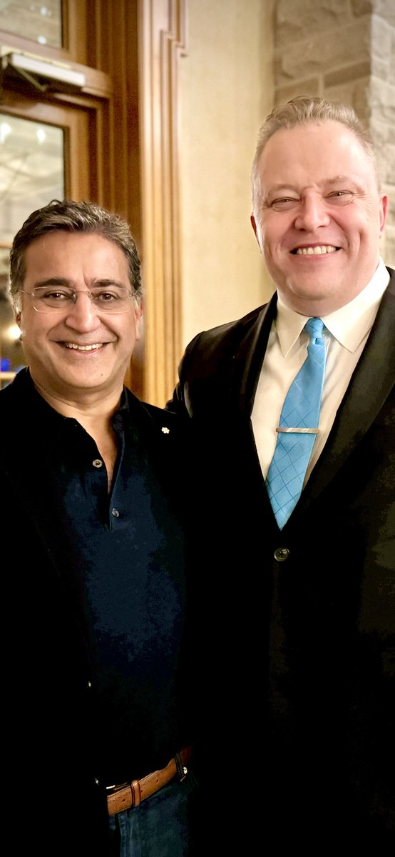 Saturday night, Dr. Shaf Keshavjee and The Toronto Lung Transplant Program celebrated the 1000th Ex-Vivo lung perfusion at TGH.

“UHN- The Future of Transplant”, a documentary that  I had the privilege to direct and co-produce with UHN’s Christian Cote also debuted.
Honoured.