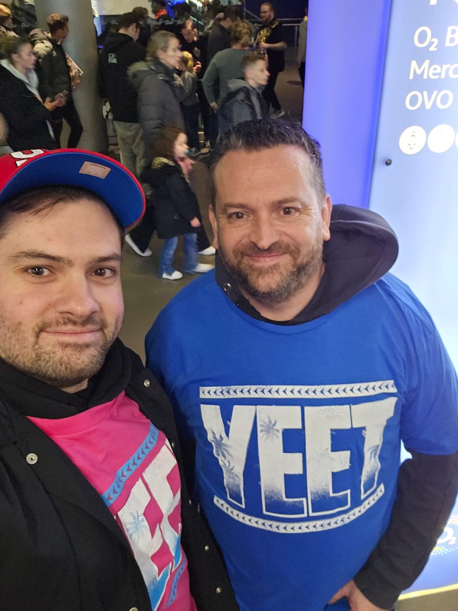 UltraMart74's tweet photo. #WWELondon https://t.co/q6APC2313a