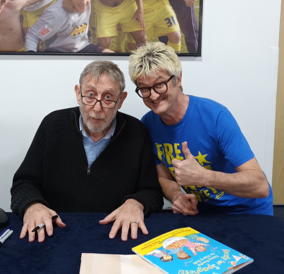 Giovanni Esposito (@spozpoet) on Twitter photo A lovely day at Colchester United FC for a Primary School Teachers' conference on poetry and writing. Met some brilliant and lovely teachers! Oh ... and <a href="/MichaelRosenYes/">Michael Rosen 💙💙🎓🎓 NICE 爷爷</a> too. Bostin bloke! 🙂🙂 A lovely day at Colchester United FC for a Primary School Teachers' conference on poetry and writing. Met some brilliant and lovely teachers! Oh ... and <a href="/MichaelRosenYes/">Michael Rosen 💙💙🎓🎓 NICE 爷爷</a> too. Bostin bloke! 🙂🙂