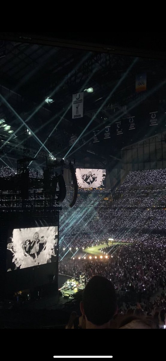 piecesintoplace's tweet photo. Breaking my Twitter hiatus to say hello, I got to spontaneously go to the last Eras show in the US and hear the most amazing surprise songs. Pretty sure I cried at least once an Era and for the entirety of the surprise song set. @taylorswift13 I love you so freaking much. 🫶🏻 https://t.co/hPdpLNUajD