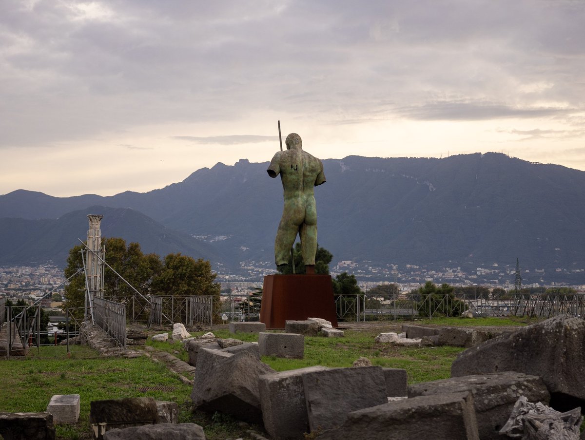 ESOPompeii's tweet photo. Erotic Secrets of Pompeii... in Pompeii! 🌋 https://t.co/eVtXV48foS