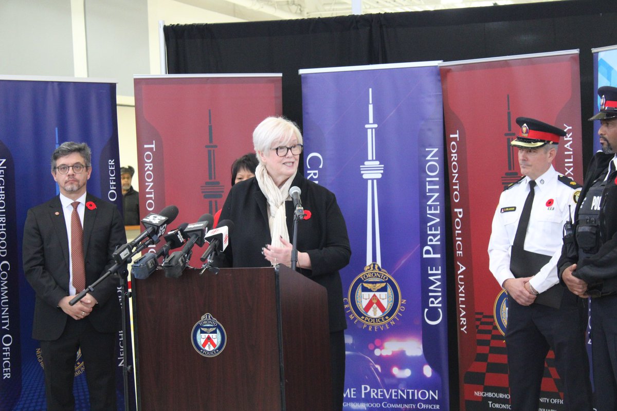 shelleycarroll's tweet image. Joined @TorontoPolice and @OACPOfficial this morning to kick off Crime Prevention Week at Jane Finch Mall. 

#CPWeek2024 is an important opportunity for all of us to unite and start working hand-in-hand to prevent crime and to build safe and resilient communities.