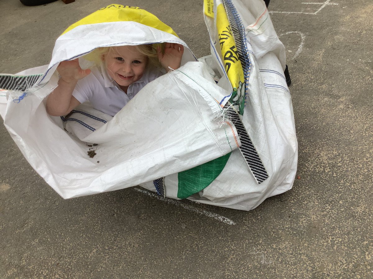 Tonne bag fun #earlyyears <a href="/TorrisholmeCPS/">Torrisholme Primary School</a> <a href="/OPAL_CIC/">Outdoor Play and Learning (OPAL) CIC</a> <a href="/DBESchoolAdvice/">DBE School Improvement</a> 💪🏼💙