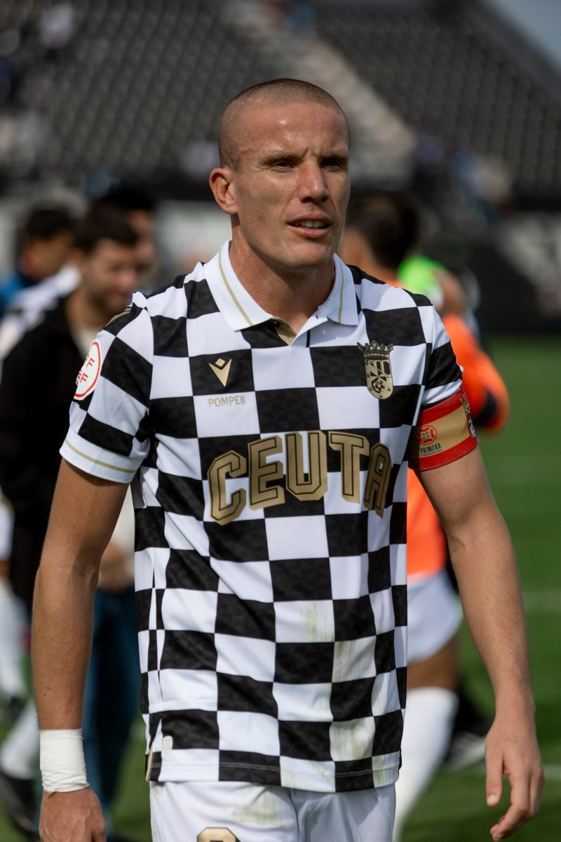 ©️©️©️

📸 J11 #CeutaMurcia

#SiempreADCeutaFC ⚪️⚫️