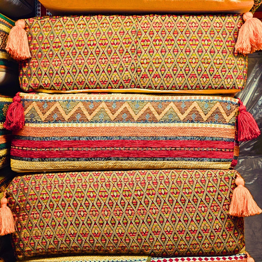 badiadesigninc's tweet image. From cushions to carpets to poufs, get your color fix here at Badia Design!

#MoroccanCarpets #ColorfulCushions #Poufs #MoroccanDecor #ColorfulDecor #BadiaDesign