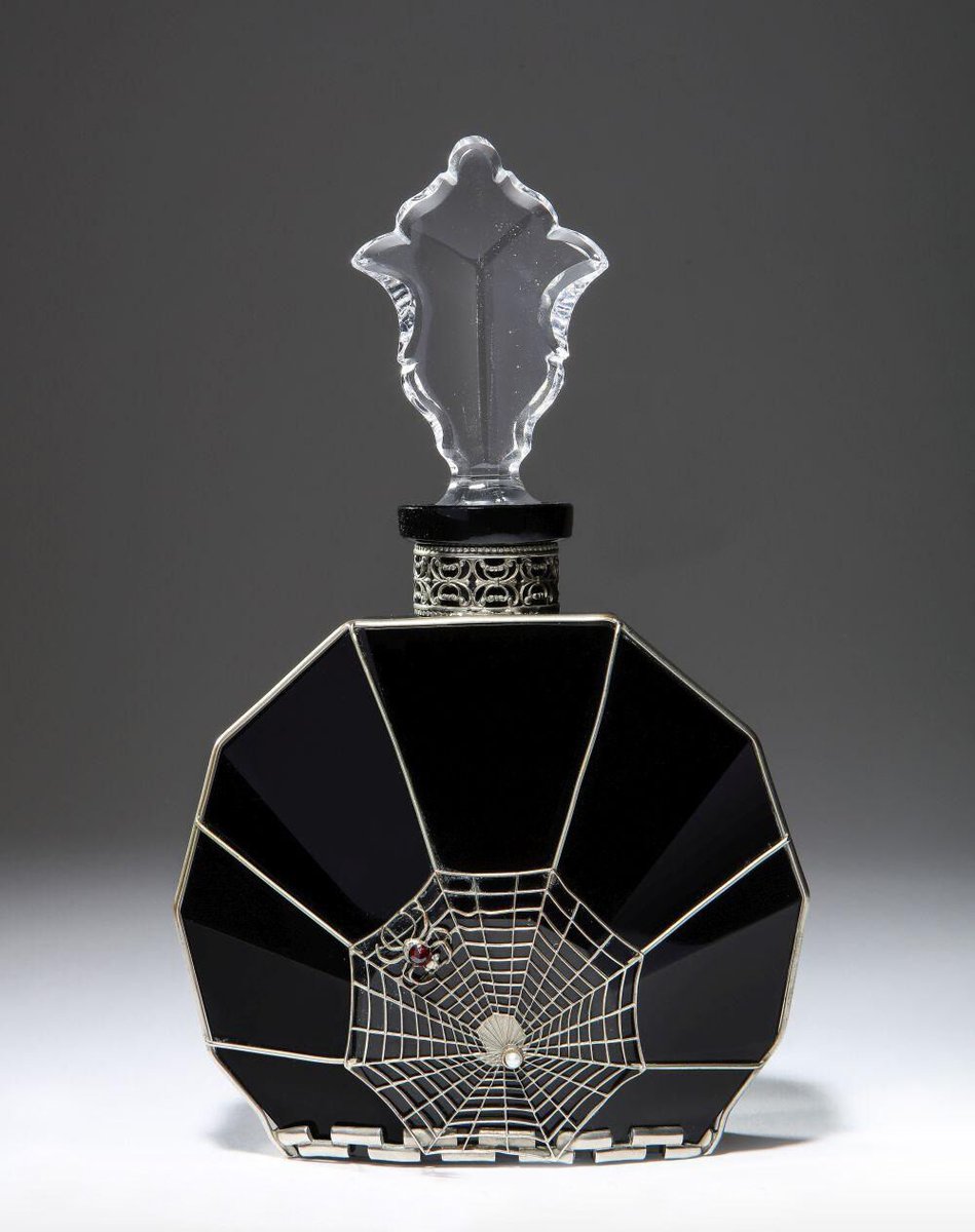 Art Deco perfume bottle by Turriet &amp; Bardach, made in Czechia circa 1930. https://t.co/XBh27kYcdc