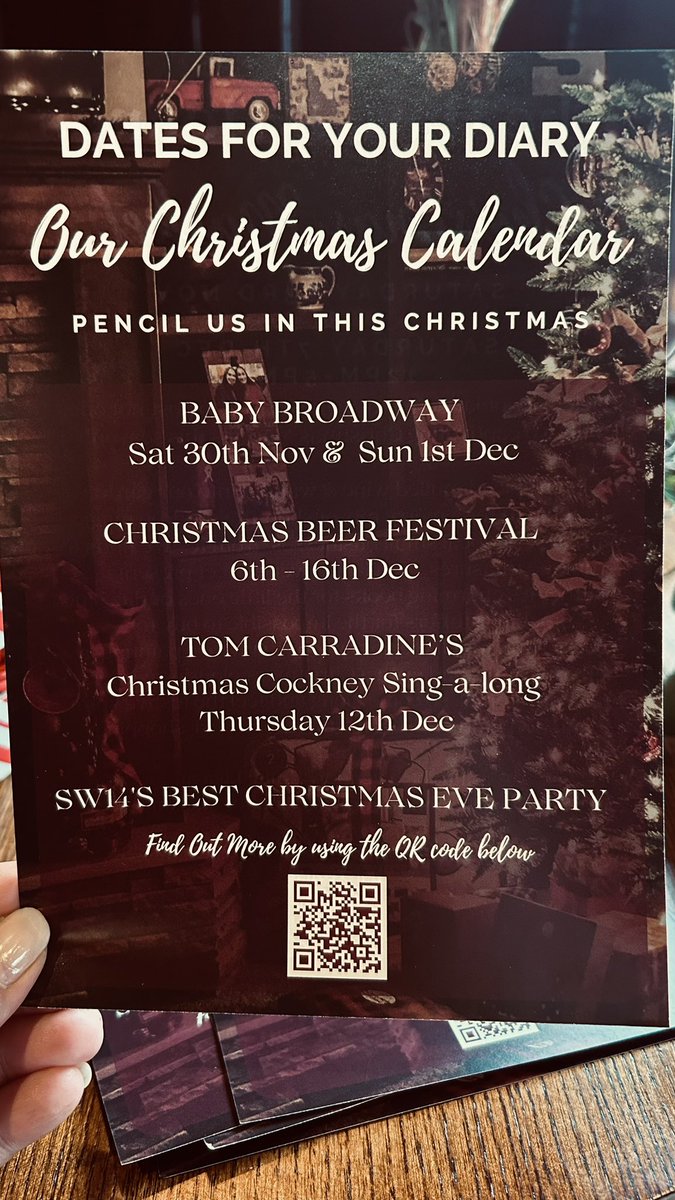 hare_hounds's tweet photo. Christmas is coming & with it brings our famous festive events. Christmas Markets, Baby Broadway, Beer Festivals and a Christmas Cockney Sing-a-long, we really do have Christmas all wrapped up #christmas #pubchristmas @eastsheenvillage @youngspubs https://t.co/9X7n40u719 https://t.co/qh6fVYvstH