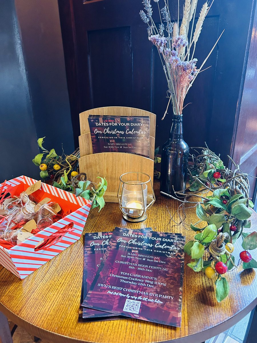 hare_hounds's tweet photo. Christmas is coming & with it brings our famous festive events. Christmas Markets, Baby Broadway, Beer Festivals and a Christmas Cockney Sing-a-long, we really do have Christmas all wrapped up #christmas #pubchristmas @eastsheenvillage @youngspubs https://t.co/9X7n40u719 https://t.co/qh6fVYvstH