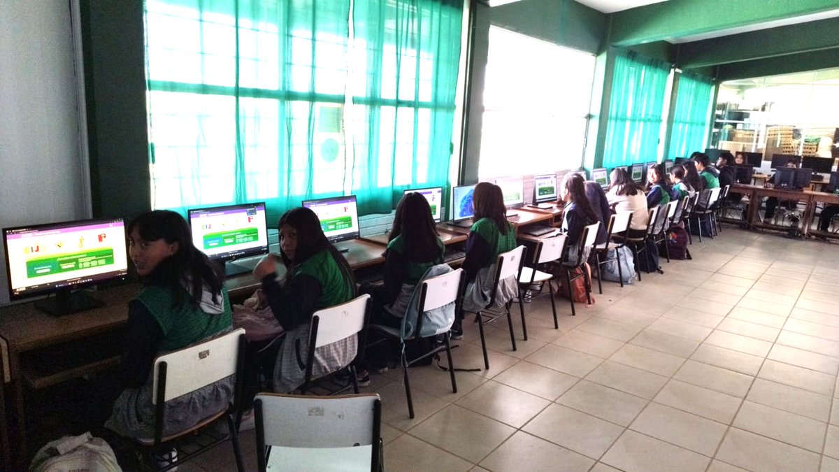 INE_Tlaxcala's tweet photo. ✅ #EsteDía 
👩🧑 Jóvenes del Centro de Estudios Científicos y Tecnológicos número 15 del municipio de #Huactzinco, con el apoyo de docentes y funcionariado del #Distrito03 del #INETlaxcala, emiten sus opiniones en la #ConsultaInfantilyJuvenil2024. 
#EresLaPiezaMásImportante https://t.co/mY5nKOnssc
