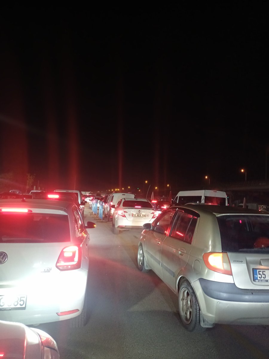 33 binlik stadın tek araçlık otopark çıkışı olması hangi kafanın ürünü çok merak ediyorum? Bu duruma neden çözüm bulunmuyor neden gereği yapılmıyor. Bu eziyeti neden bu büyük taraftara çektiriyorsunuz? 
<a href="/sonersoykan1/">Soner SOYKAN</a> <a href="/Samsunspor/">Samsunspor 🇹🇷</a> <a href="/halitdoganbsk/">Halit Doğan</a> <a href="/YY_Samsun/">Yüksel YILDIRIM</a>