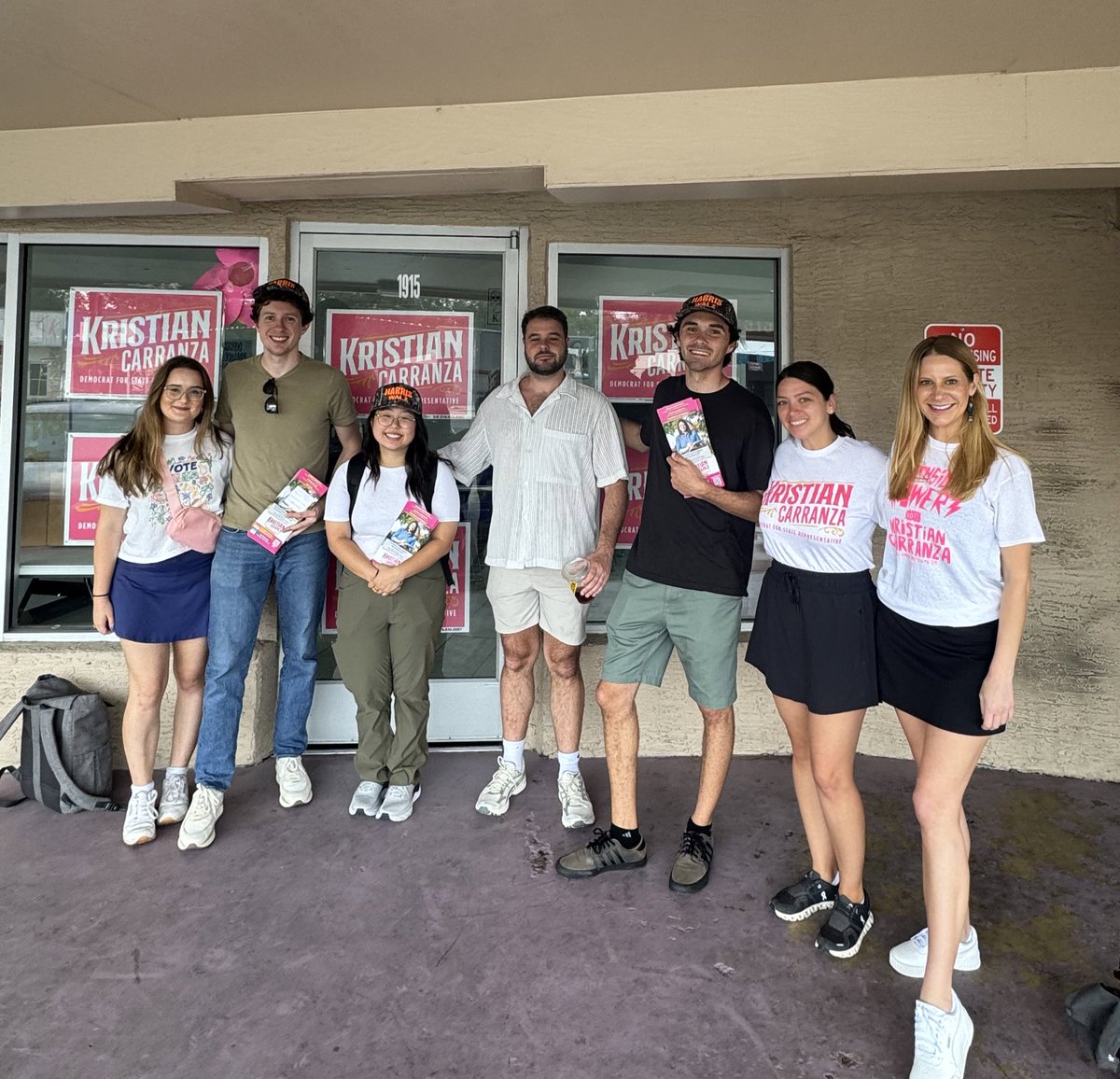 Doors on doors on doors with <a href="/nzdunk/">Nancy Zdunkewicz</a> <a href="/davidhogg111/">David Hogg 🟧</a> and crew! Face to face conversations are how Democrats win. #GOTV #HD118