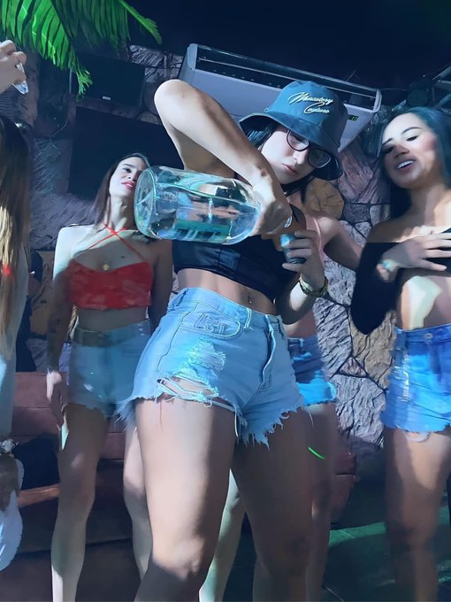 Watch Borrachos V.I.P's leaked NSFW photo on TwXstars