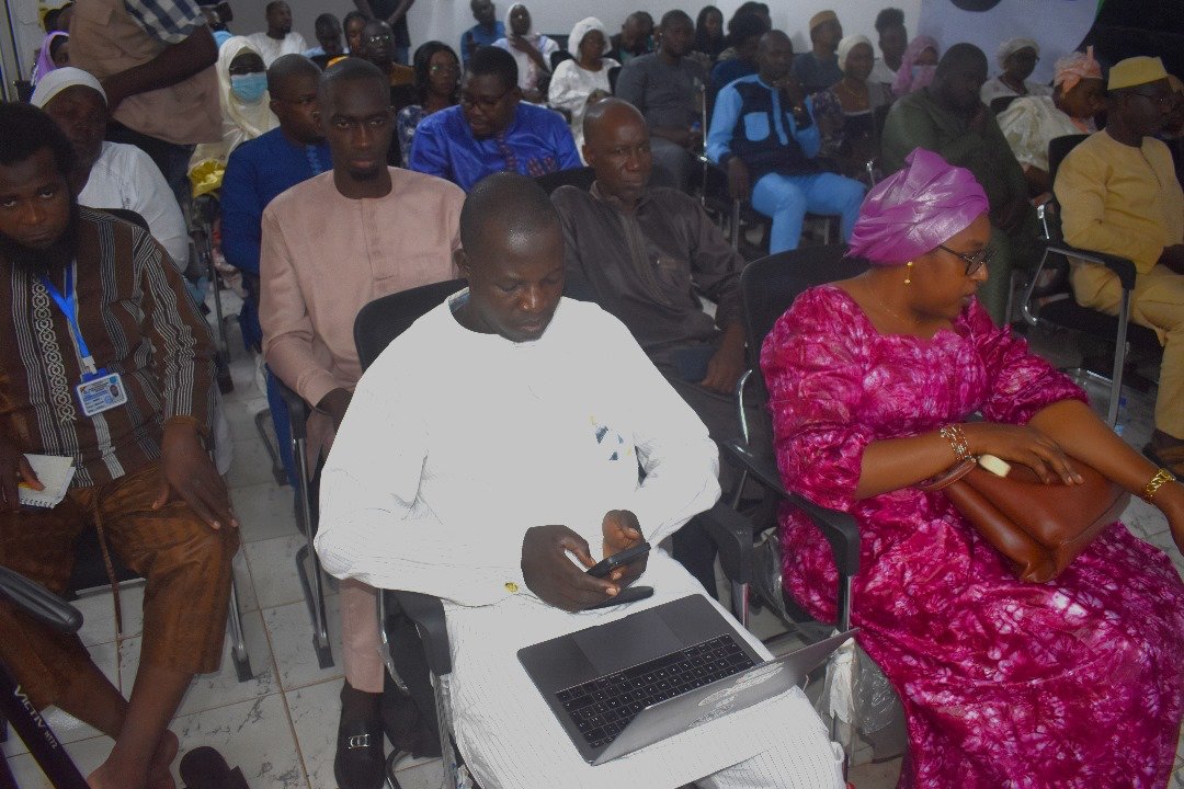 #DDCN for Trainers
<a href="/isocml/">ISOC MALI, le chapitre malien d'Internet Society</a> a bouclé sa formation des formateurs en Conception et Déploiement des Réseaux Informatiques par une grande cérémonie. Le #Pdt d'<a href="/isocml/">ISOC MALI, le chapitre malien d'Internet Society</a> a ouvert les discours en situant le contexte de la formation suivi du speech de @DackouoH au nom des participants.