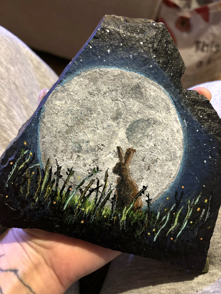 RHIAN_MAI's tweet photo. Creative night last week. It’s been some time since I picked up a paintbrush. I’ve been behind my camera for a long time https://t.co/xSRWnDOFl9