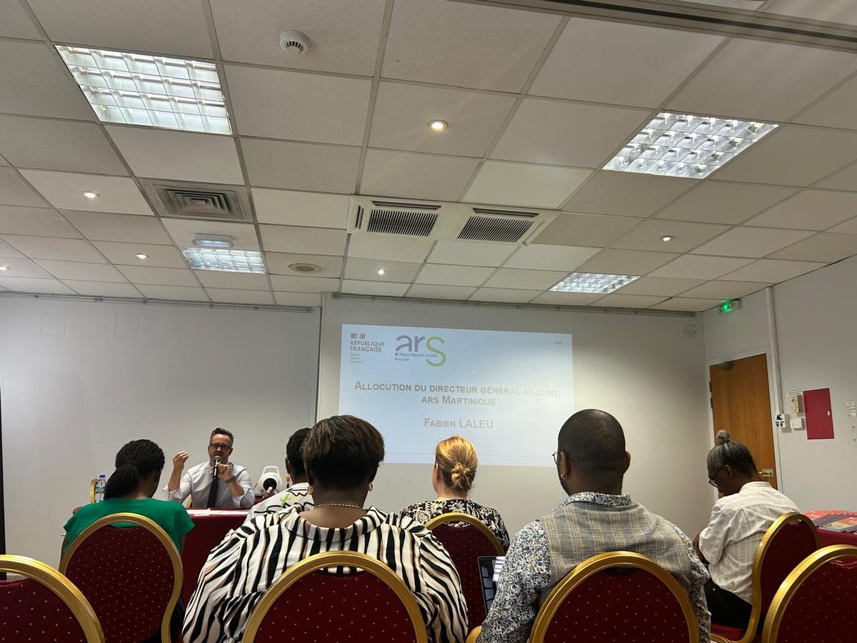 FEHAPAG's tweet photo. Colloque sur les enjeux &amp; perspectives pour les entreprises et administrations du territoire afin de soutenir et valoriser les salariés aidants organisé par @ArsMartinique. 
Chaque entité doit pouvoir s’engager à soutenir les salariés-aidants ! 
#aidants #salariés https://t.co/m9i83xZz2I