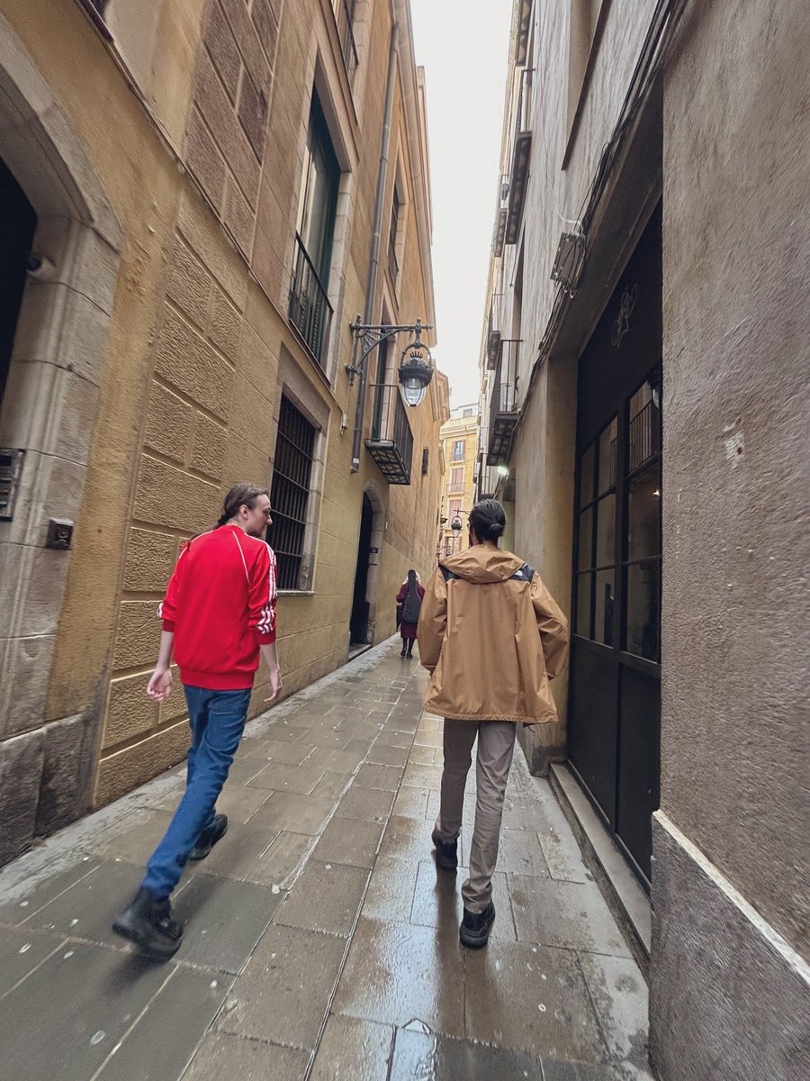 DBE boys hitting the streets of Barcelona hard as fuck.

<a href="/drxmiS/">dramiS</a> <a href="/MrRMV27/">RMV27</a>