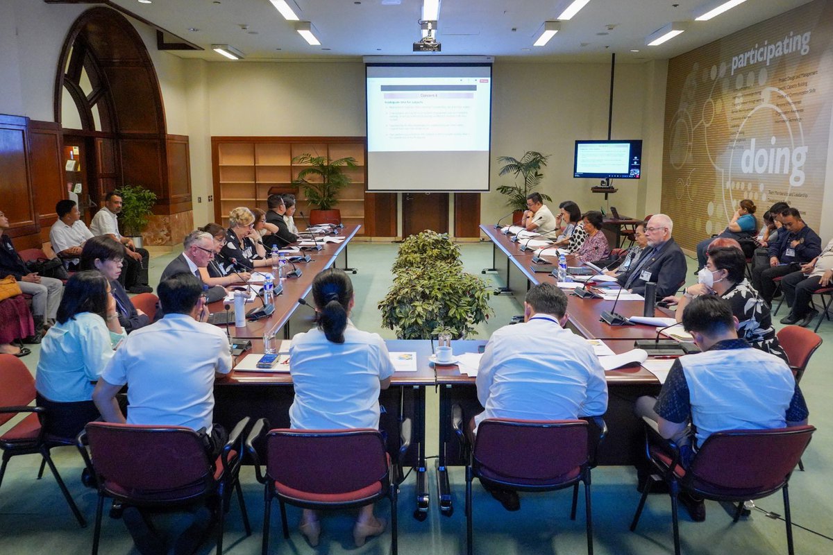 SonnyAngaraNews's tweet photo. Experts of the ADB pitched their recommendations to Education Secretary Sonny Angara and the #EDCOM2 on ways to improve the senior high school curriculum with the end view of better learning outcomes and higher chances of employment. https://t.co/1lqsVQ30n9