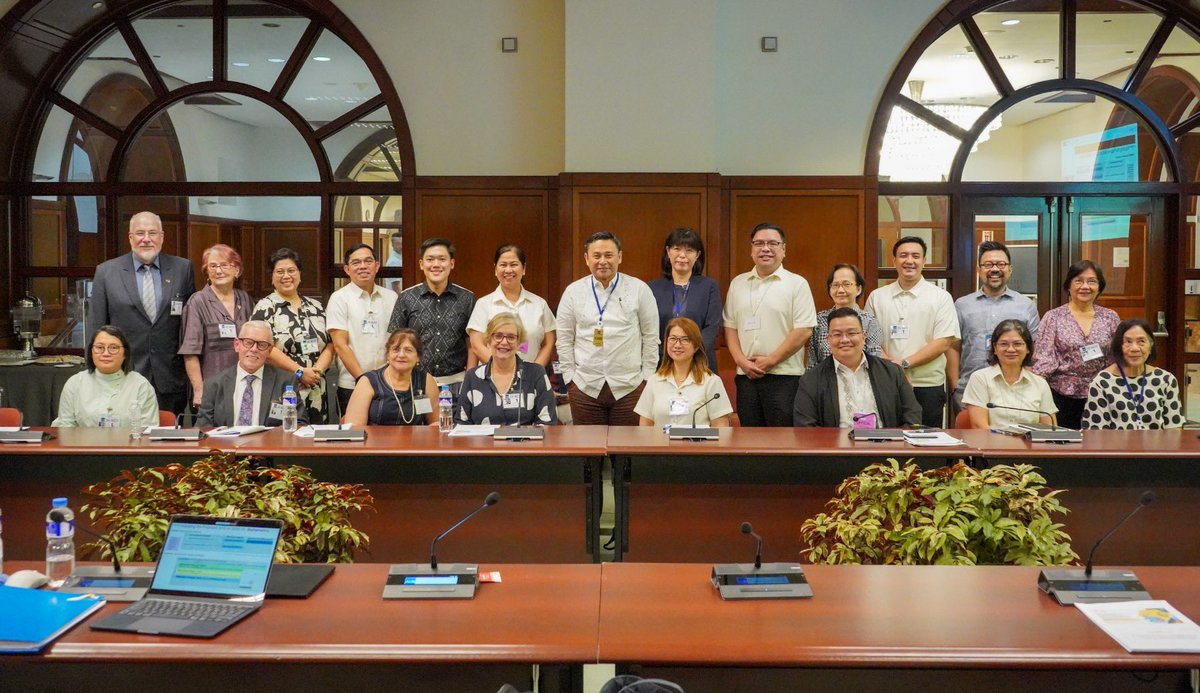 SonnyAngaraNews's tweet photo. Experts of the ADB pitched their recommendations to Education Secretary Sonny Angara and the #EDCOM2 on ways to improve the senior high school curriculum with the end view of better learning outcomes and higher chances of employment. https://t.co/1lqsVQ30n9