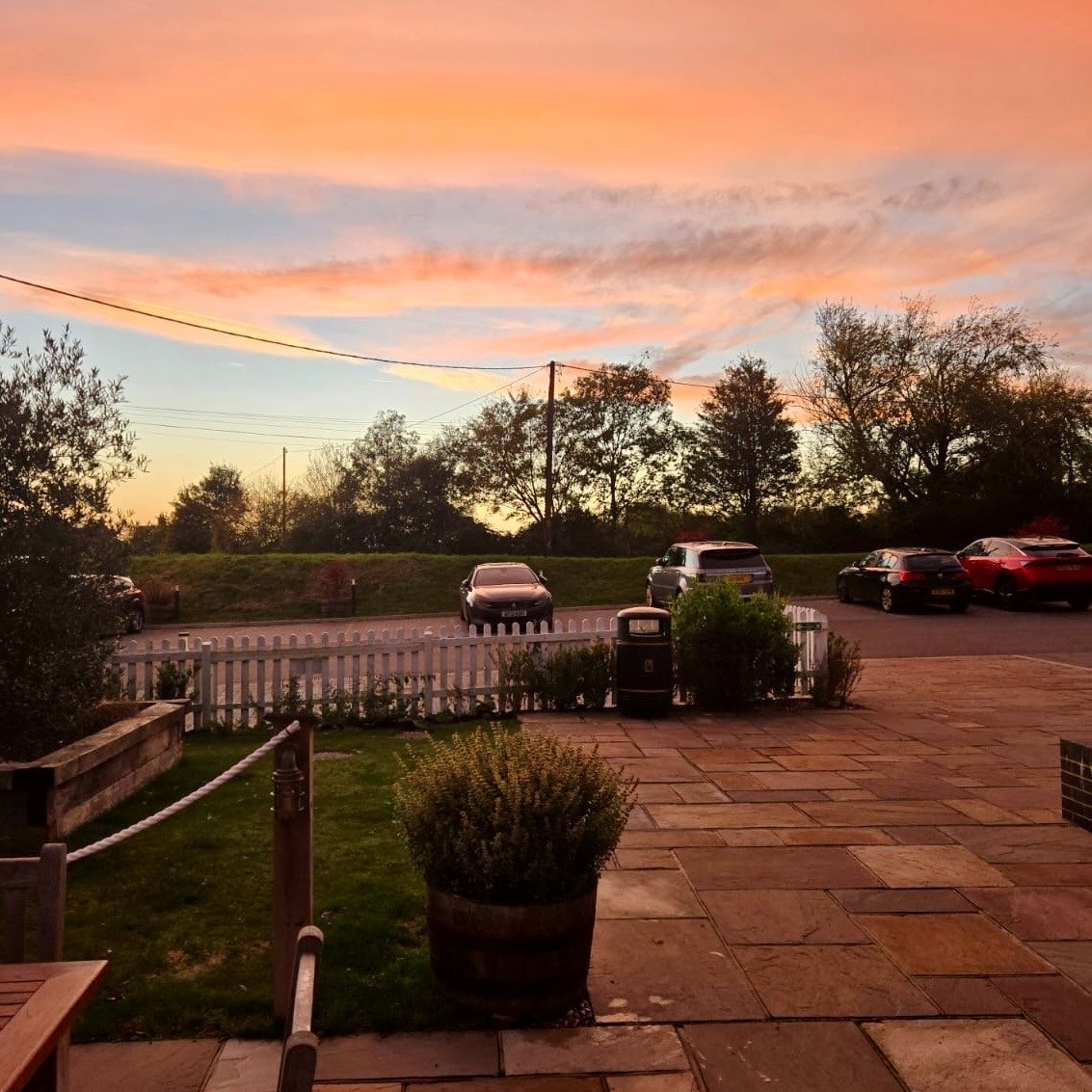 Recent sunsets at The Ferry Boat Inn 🌅

Tell us in the comments, are you more of a sunrise, or sunset person?