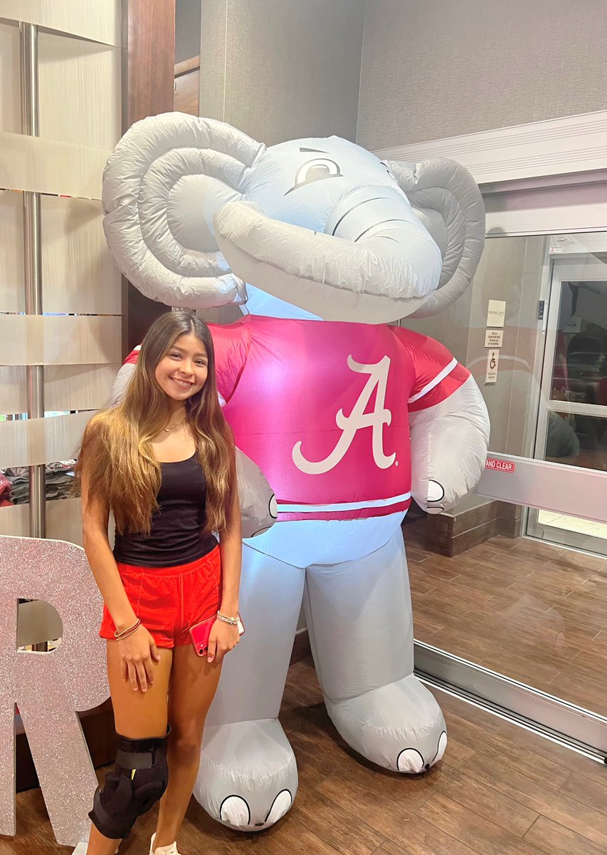 Travis Tigers would like to congratulate Danica Alamilla for being ACCEPTED to UH! #TheTravisWay