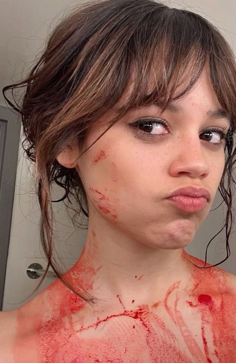 elliealvess's tweet photo. SHES COMING TO US SOON https://t.co/gnXBPGVUnu