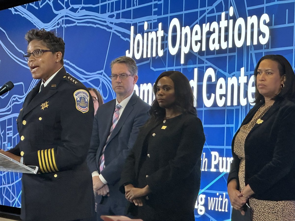 SegravesNBC4's tweet photo. Chief of Police acknowledges @DCPoliceDept is renting cars to use for traffic details using temporary light bars and magnetic MPD emblem. Chief declined to say how many rental cars are in use but adds “they are legit” @nbcwashington https://t.co/y3CbHLcK2K