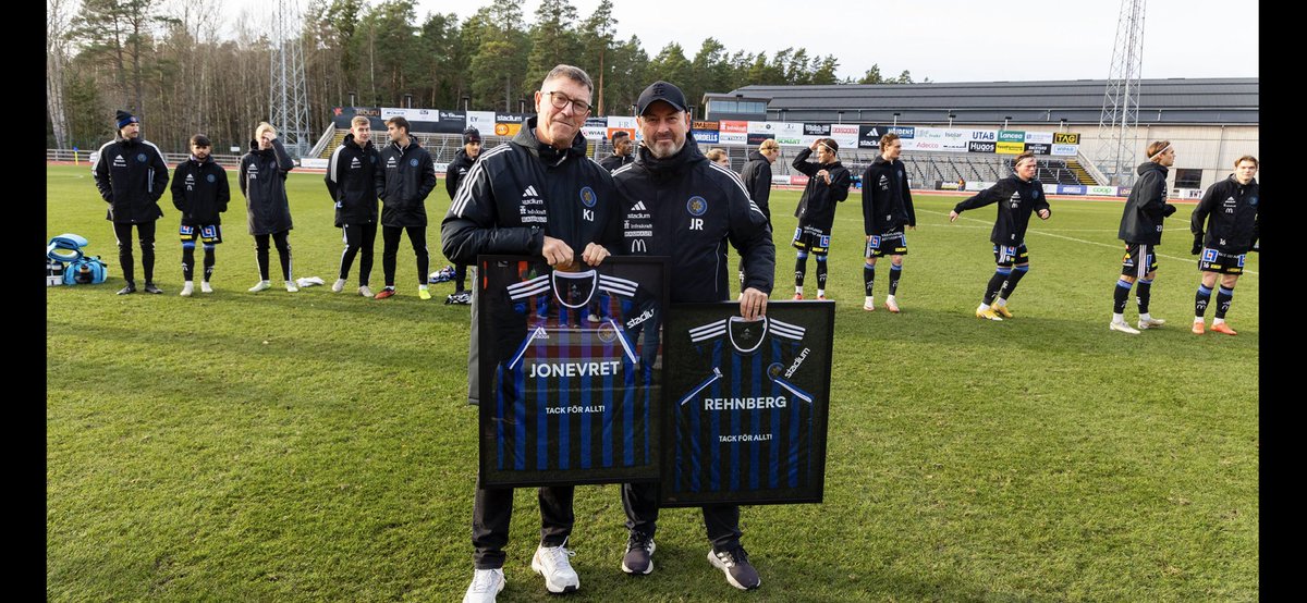 Då var det dags att avsluta!
Efter 17 månader i Karlstad  Fotboll har vi nu gått i mål med uppdraget att år 1 klara oss kvar och år 2 etablera oss på övre halvan. Nu återstår år 3 och avancemang men det får andra ta tag i. Tycker det skall vara möjligt! TACK ALLA, har haft kul!