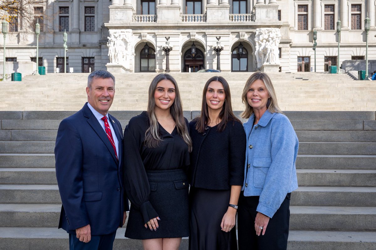 Today my number one daughter ⁦@rothman_ellie⁩ was sworn into the ...