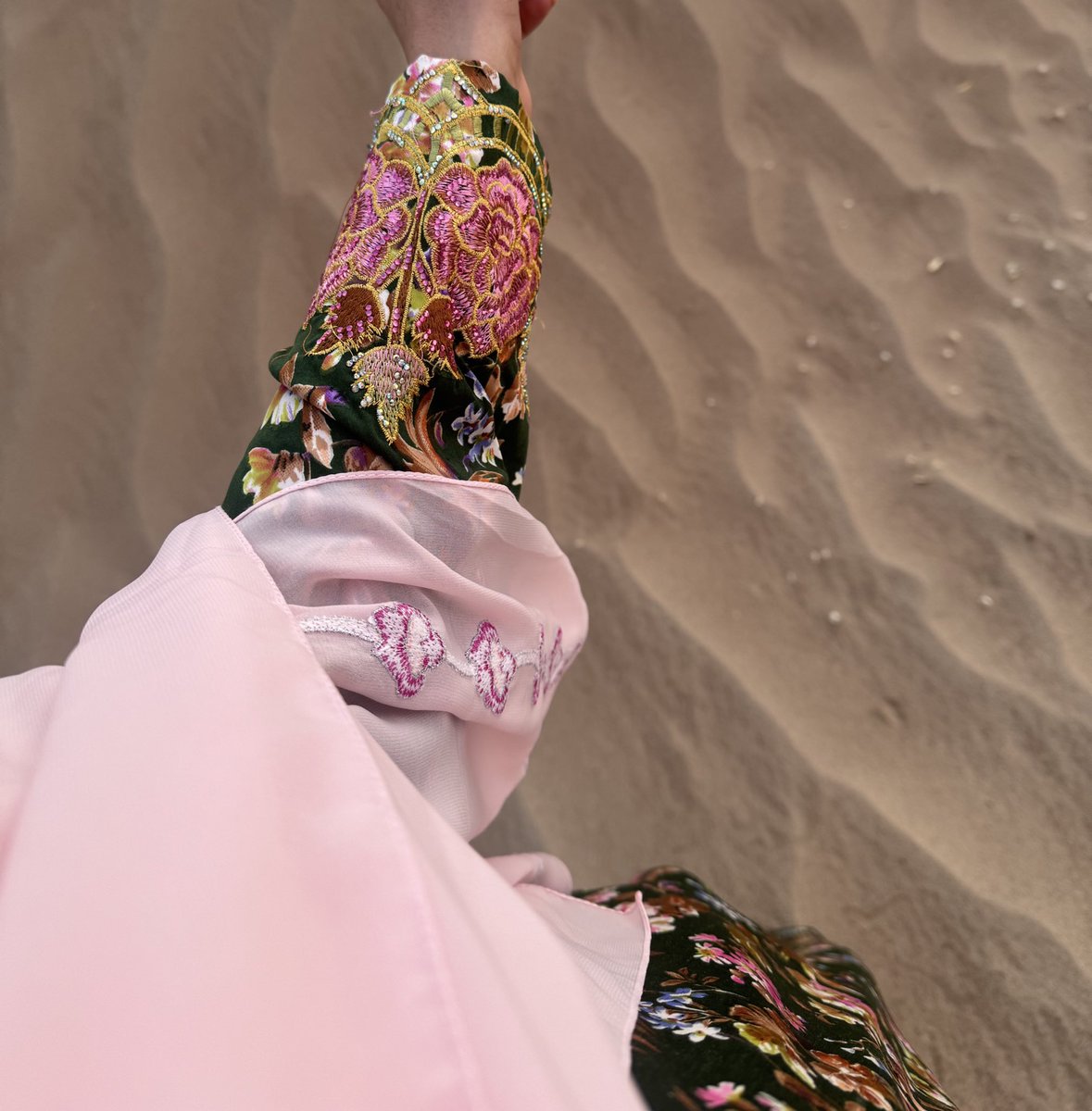 _q798's tweet image. 