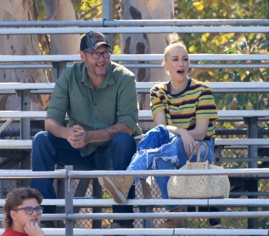 📸 Nov. 4th II Blake and Gwen at Apollo's flag football game, Los Angeles CA [33 HQs] drive.google.com/drive/folders/…